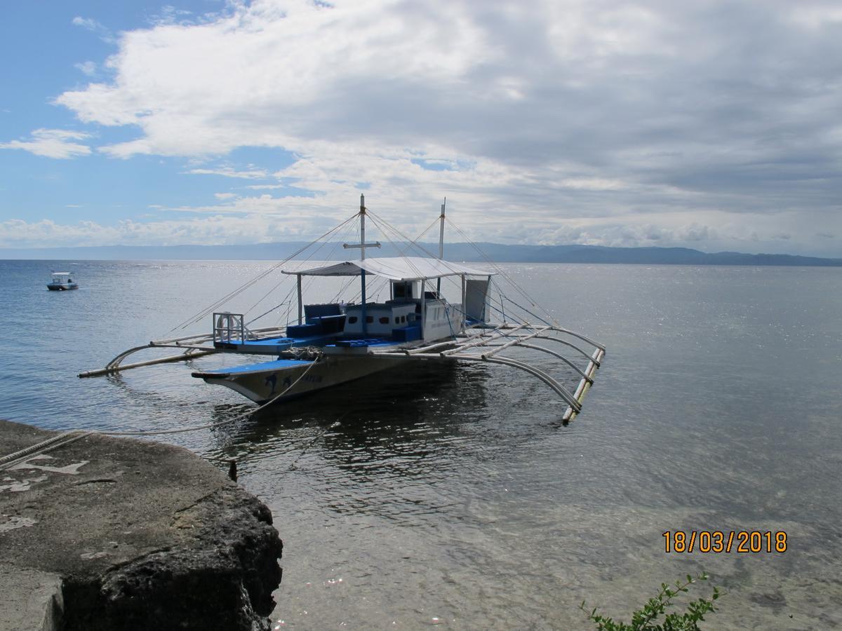 Cabilao Sunset Dive & Beach Resort Loon Eksteriør bilde