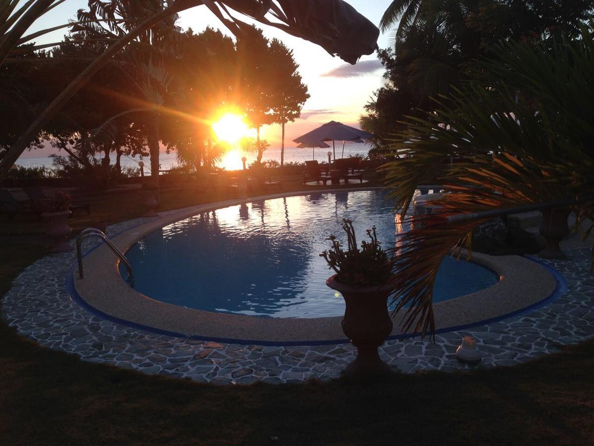 Cabilao Sunset Dive & Beach Resort Loon Eksteriør bilde